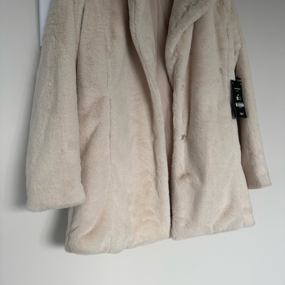 BNWT Teddy Beige Coat in Small - Picture 4 of 6